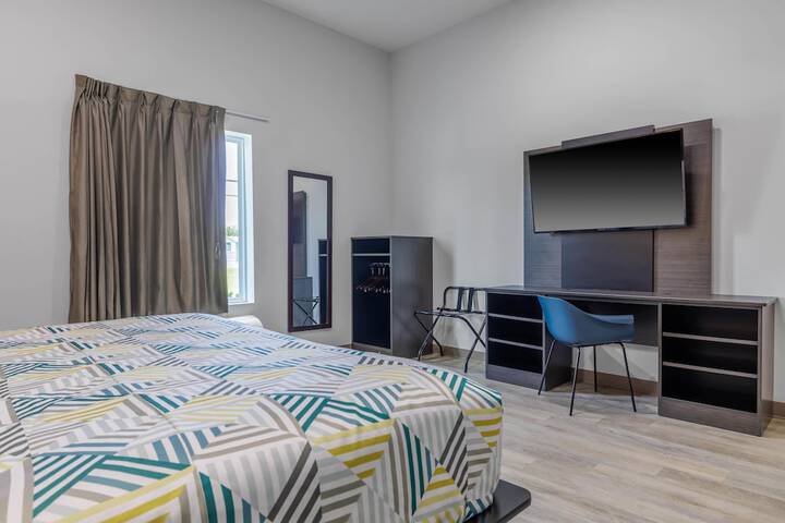 Room 18 of 37