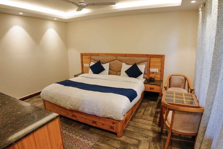 Room 4 of 46