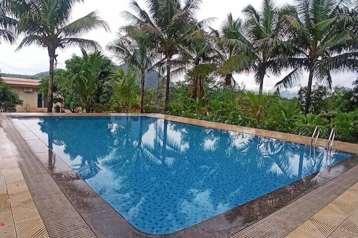 Pool 10 of 22