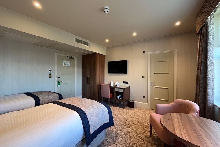 Room 7 of 192