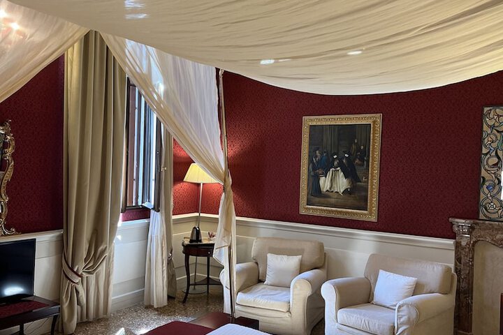 Room 58 of 290