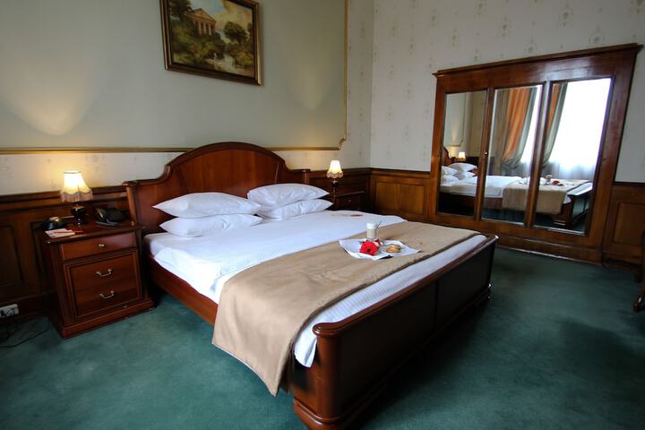 Room 29 of 136