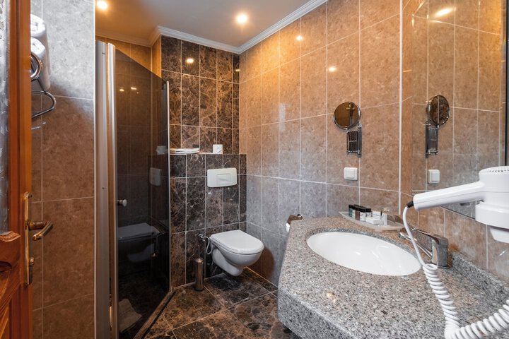 Clean Restrooms