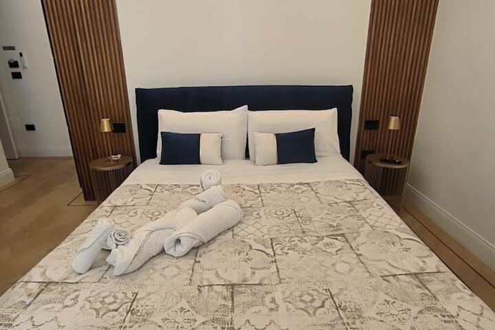 Room 21 of 48