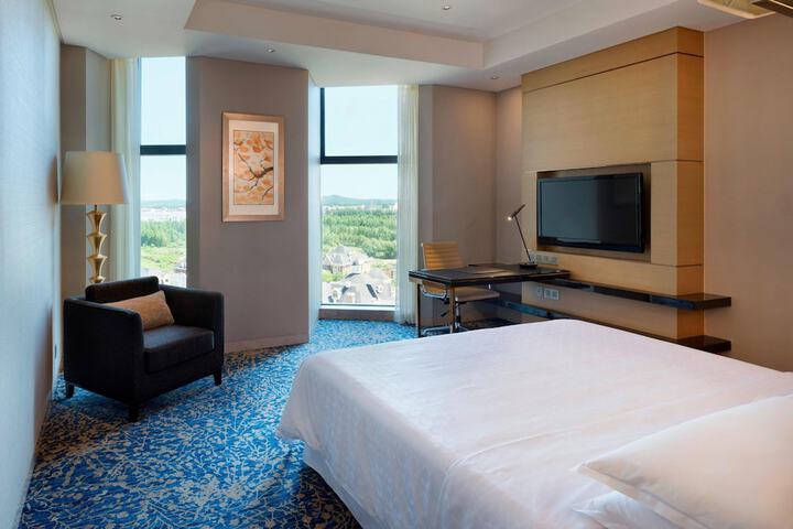Room 9 of 45