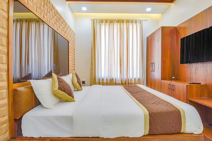 Room 15 of 34