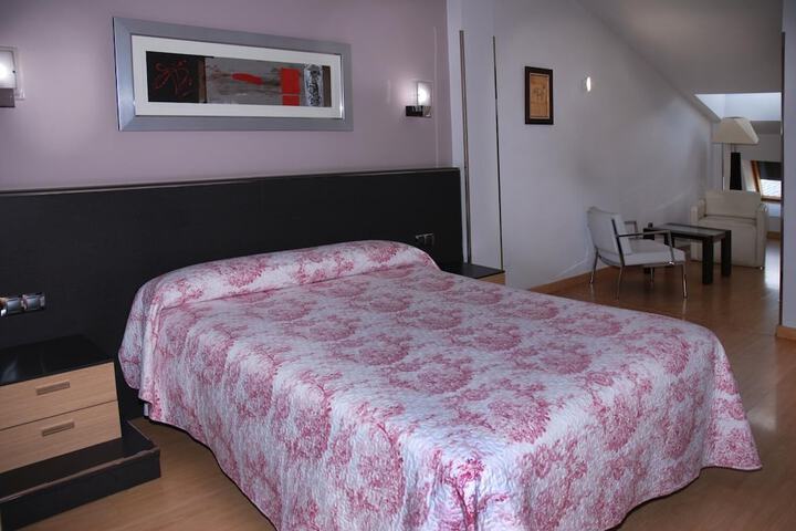 Room 12 of 37