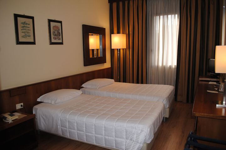 Room 18 of 50