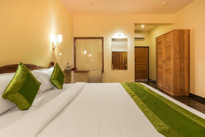 Room 13 of 26