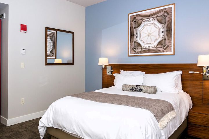 Room 4 of 71