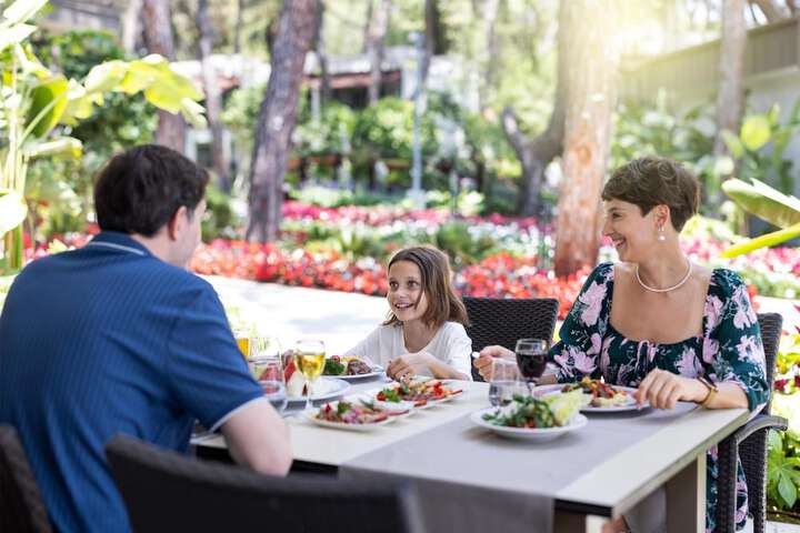 Dining 212 of 341
