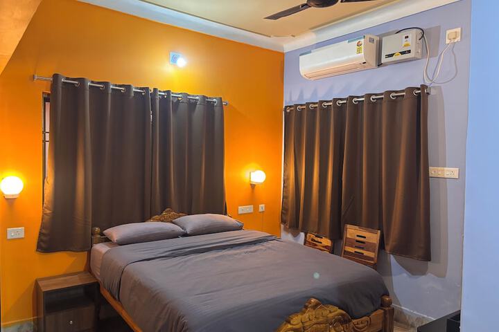Room 27 of 73