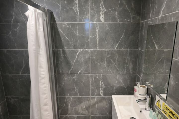 Room 80 of 85