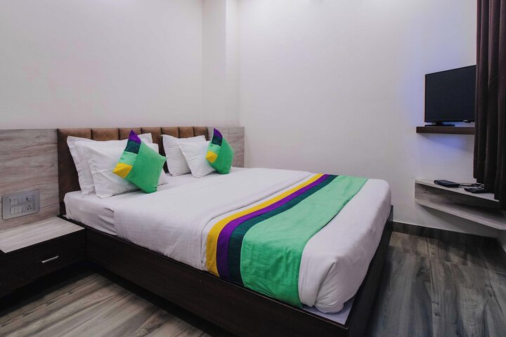 Room 8 of 37