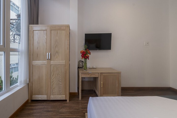 Room 3 of 37