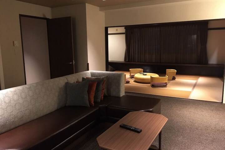 Room 25 of 87