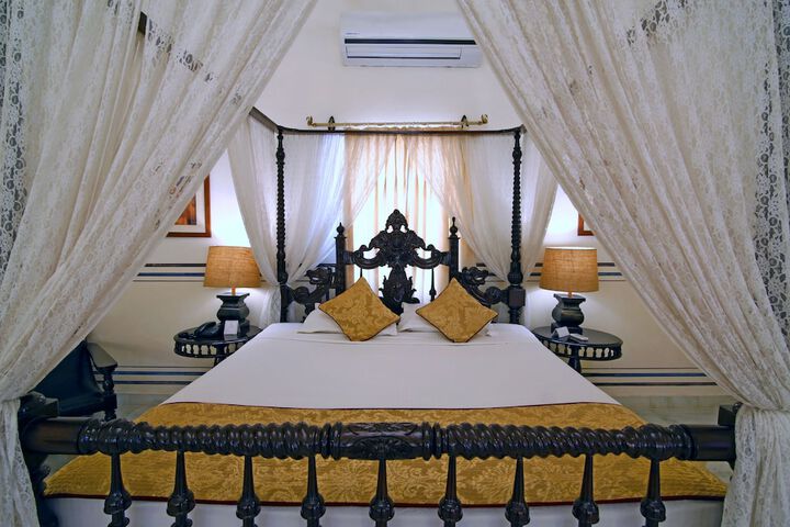 Room 3 of 70