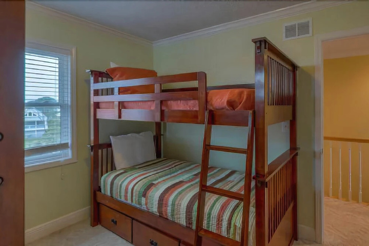 Room 5 of 20