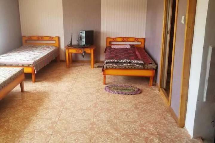 Room 8 of 37
