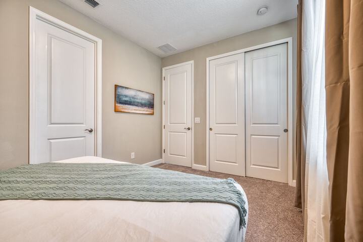 Room 4 of 86