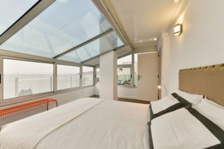 Room 6 of 27