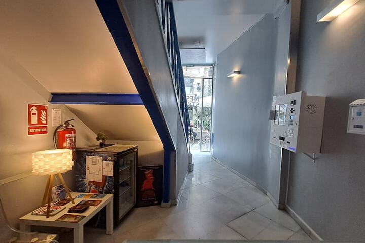 Check-in/check-out kiosk