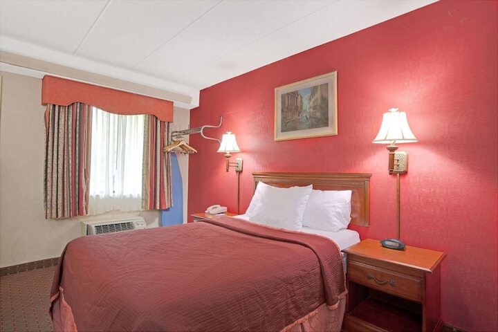 1 King Bed (1 of 3)