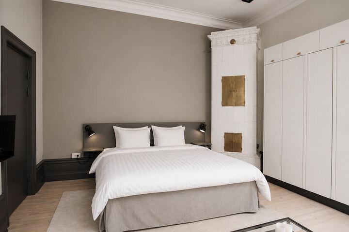 Room 14 of 108