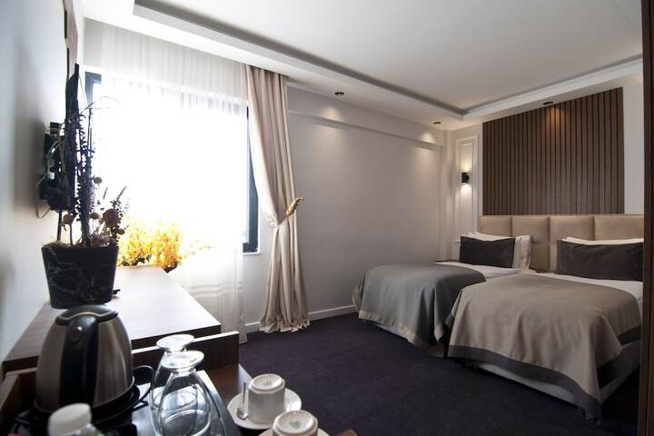 Room 42 of 76
