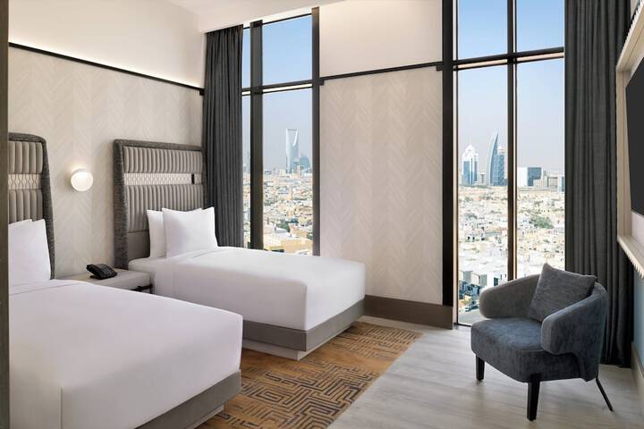 Room 3 of 38