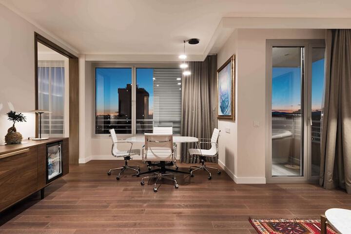 Room 21 of 82