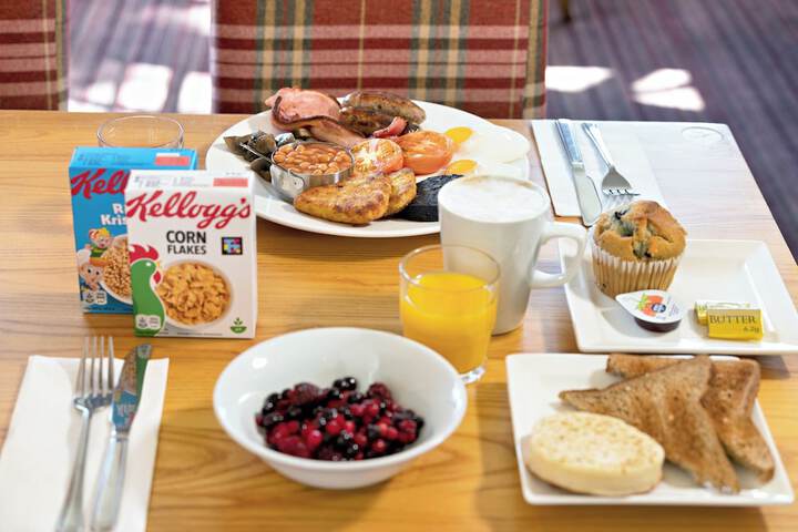 Breakfast/Coffee Service 24 of 32