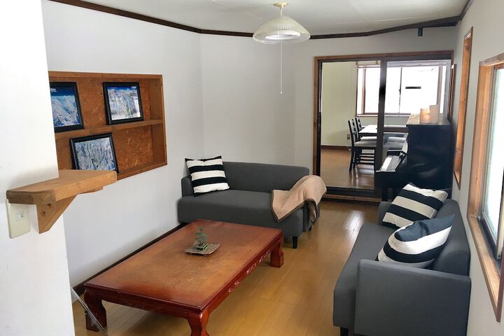 Room 35 of 48