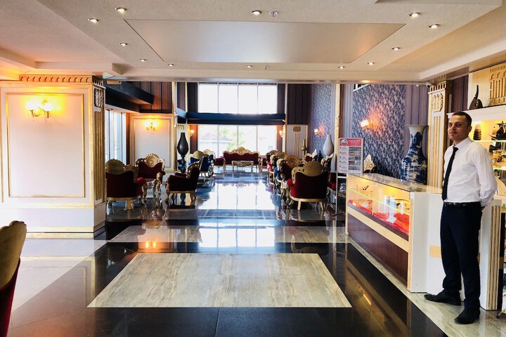 Guest Lobby