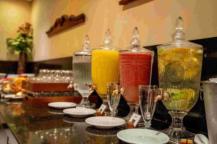 Dining 54 of 72