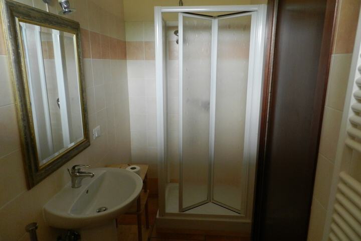 Room 15 of 19