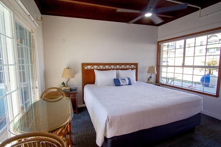 Room 44 of 119