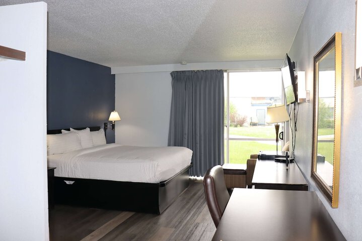 1 King Bed (21 of 21)
