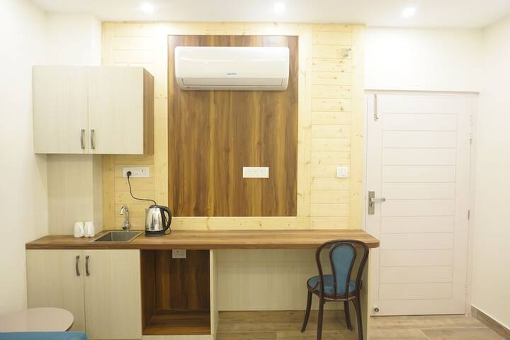 Room 10 of 46