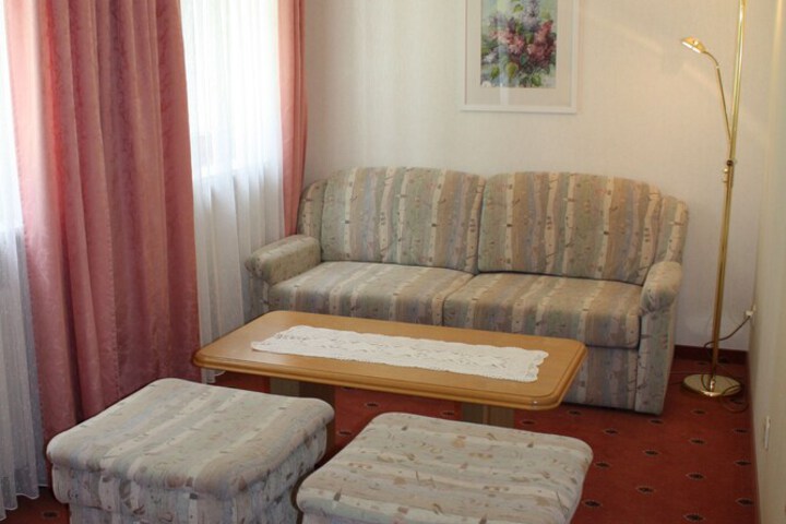 Room 10 of 37