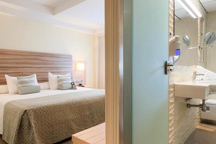Room 95 of 104