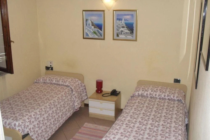 Room 3 of 5