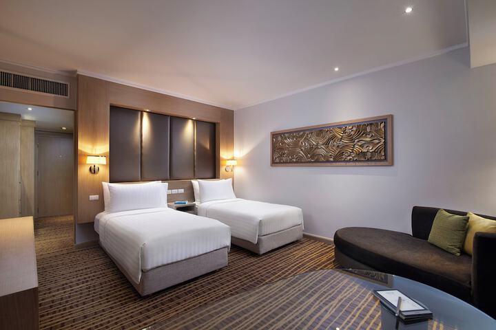 Room 40 of 277