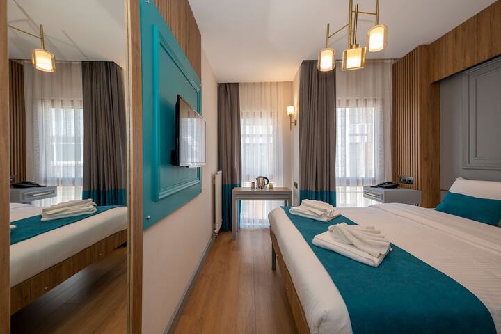 Room 18 of 32