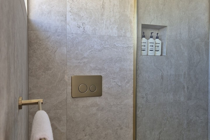 Room 32 of 59