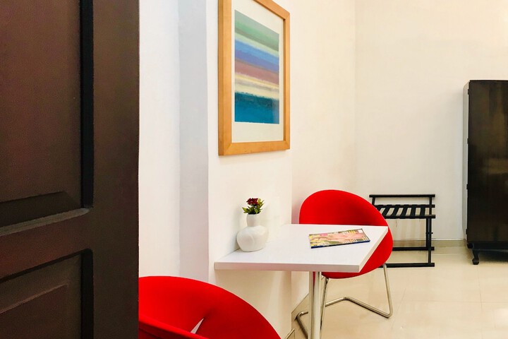 Room 8 of 27