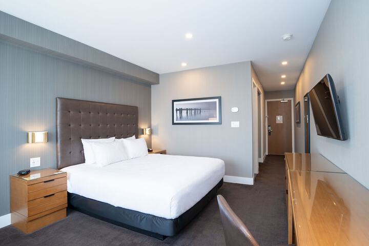 1 King Bed (7 of 29)