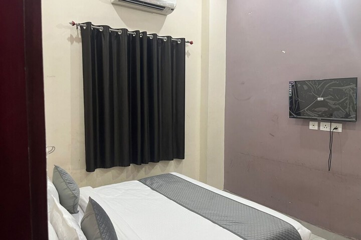 Room 8 of 23