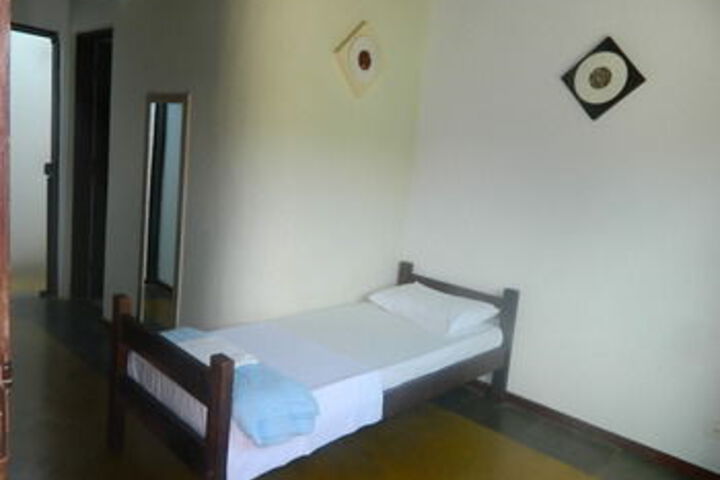 Room 42 of 90
