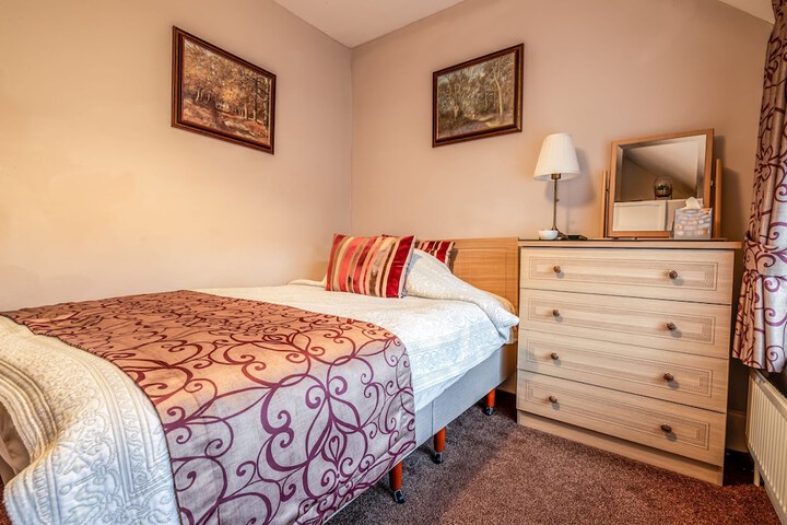 Room 10 of 27
